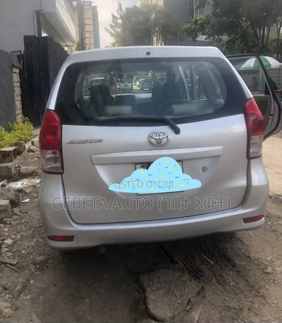 Toyota Avanza 2012 Silver