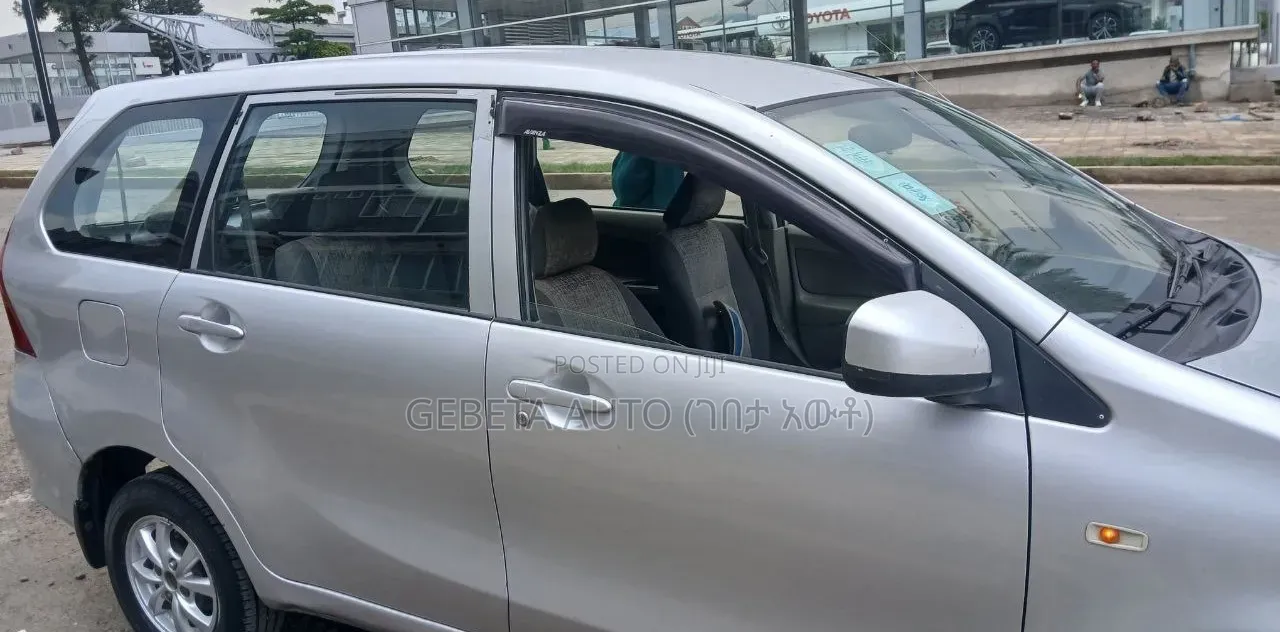 Toyota Avanza 2012 Silver