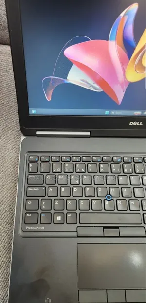 New Laptop Dell Precision 7520 16GB Intel Core i7 SSD 512GB