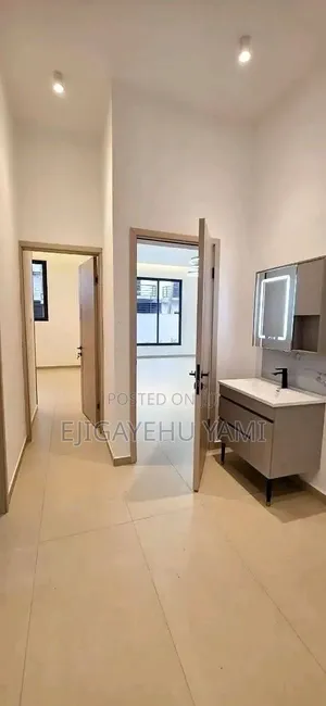 Furnished 5bdrm Villa in Vila, Bole for sale