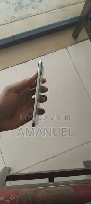 Apple iPhone X 64 GB White