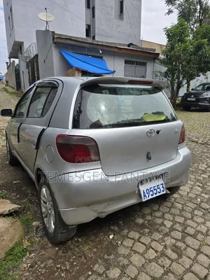 Toyota Vitz 2001 Silver