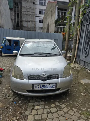Toyota Vitz 2001 Silver