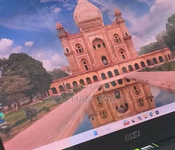 New Laptop MSI MSI Sword 15 32GB Intel Core i7 SSD 1T
