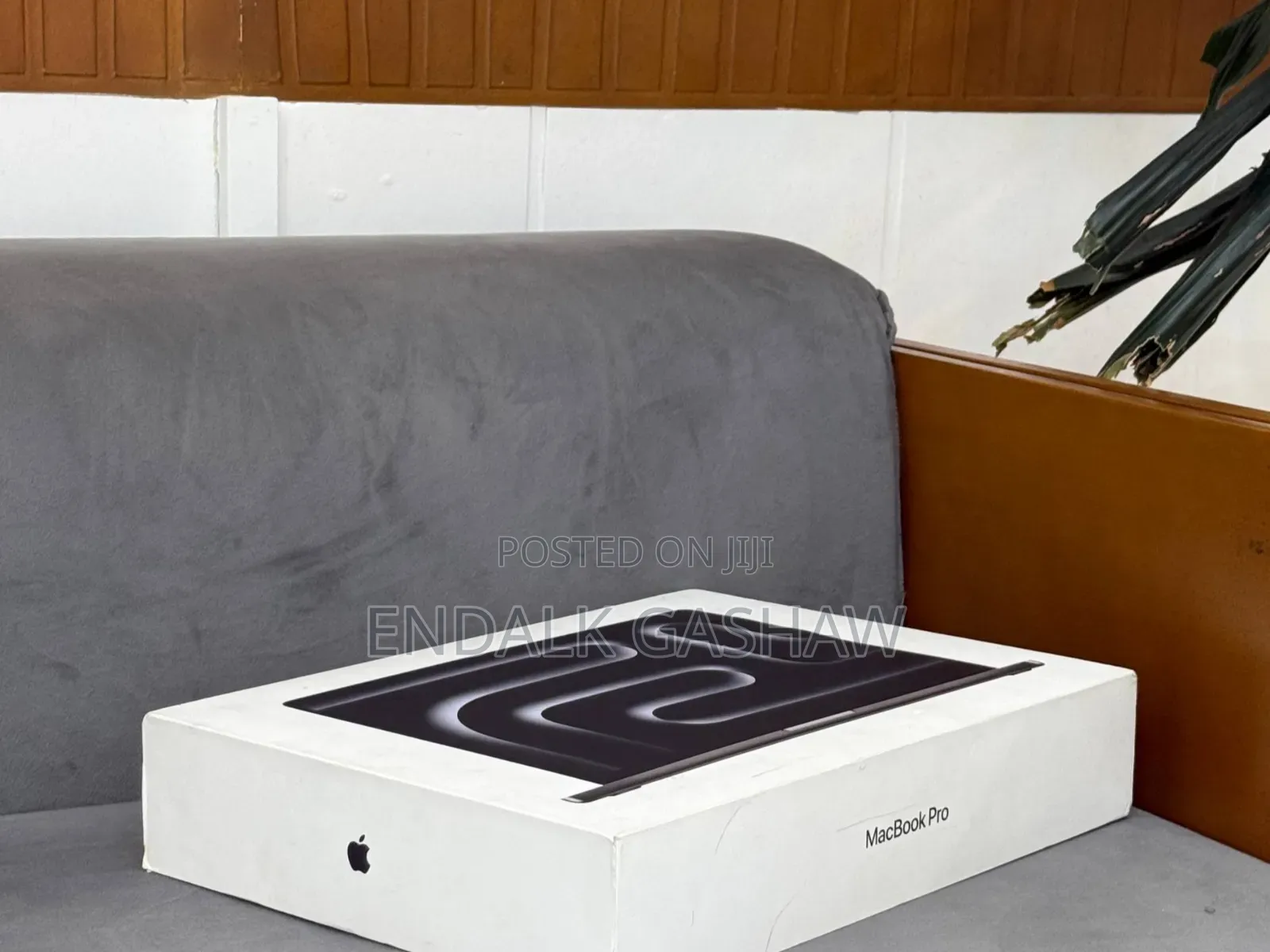 New Laptop Apple MacBook Pro 2025 M5 32GB Apple M5 SSD 2T