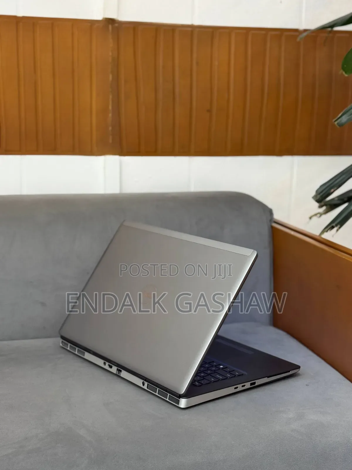 New Laptop Dell Precision 7760 16GB Intel Core i5 SSD 512GB