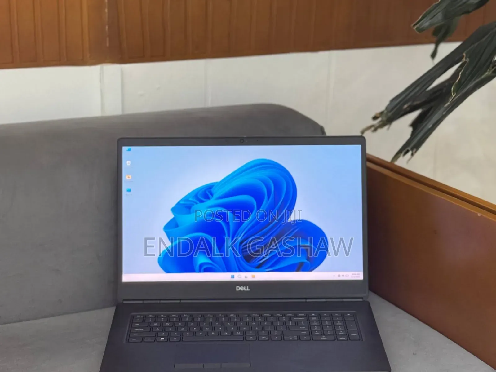 New Laptop Dell Precision 7760 16GB Intel Core i5 SSD 512GB