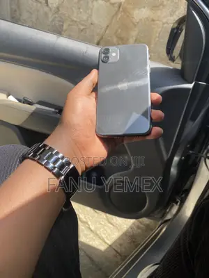 Apple iPhone 11 64 GB Gray
