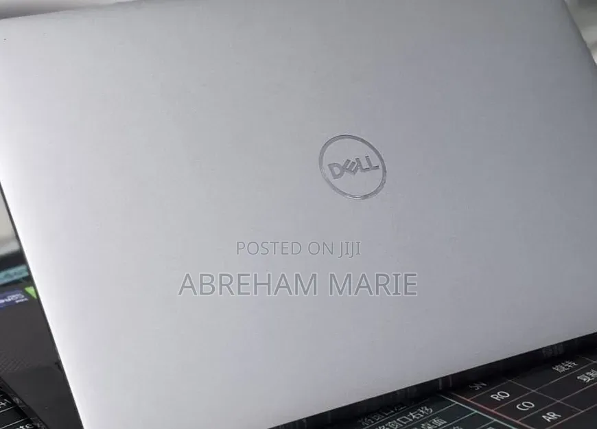 New Laptop Dell Precision 5560 16GB Intel Core i9 SSD 512GB