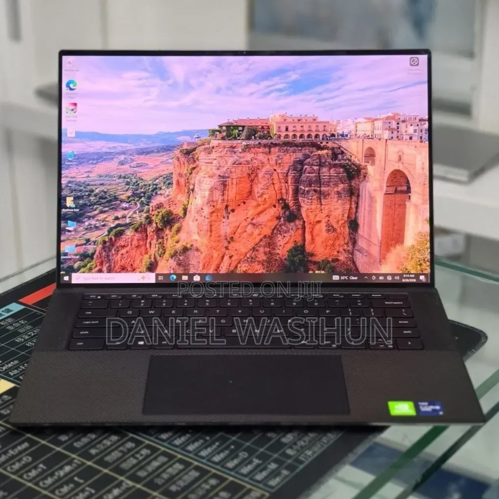 New Laptop Dell Precision 5560 16GB Intel Core i9 SSD 512GB