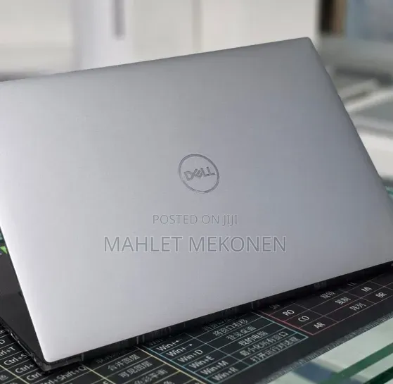 New Laptop Dell Precision 5560 16GB Intel Core i9 SSD 512GB