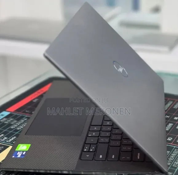 New Laptop Dell Precision 5560 16GB Intel Core i9 SSD 512GB
