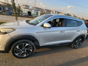 Hyundai Tucson 2017 Silver