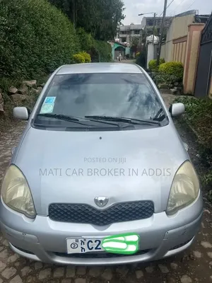 Toyota Vitz 2004 Silver