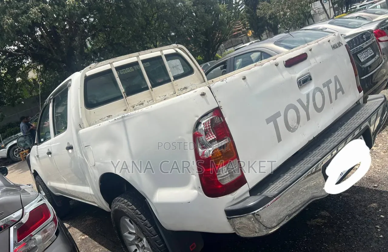 Toyota Hilux 2007 White