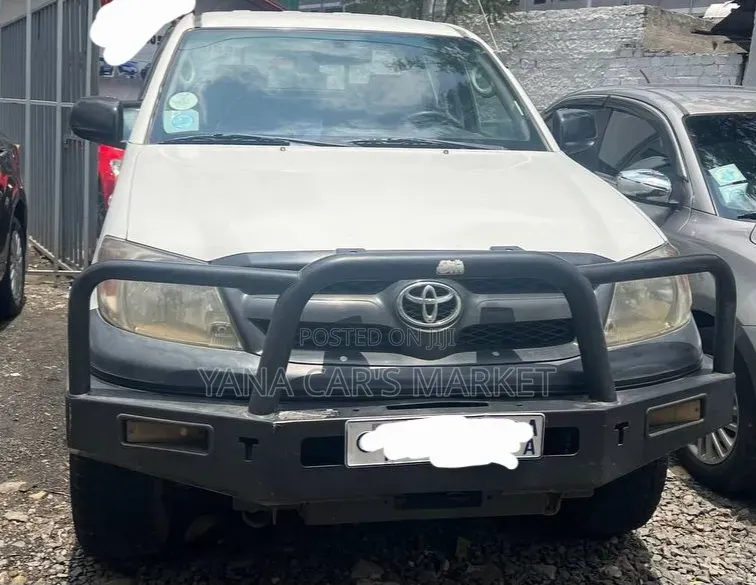 Toyota Hilux 2007 White