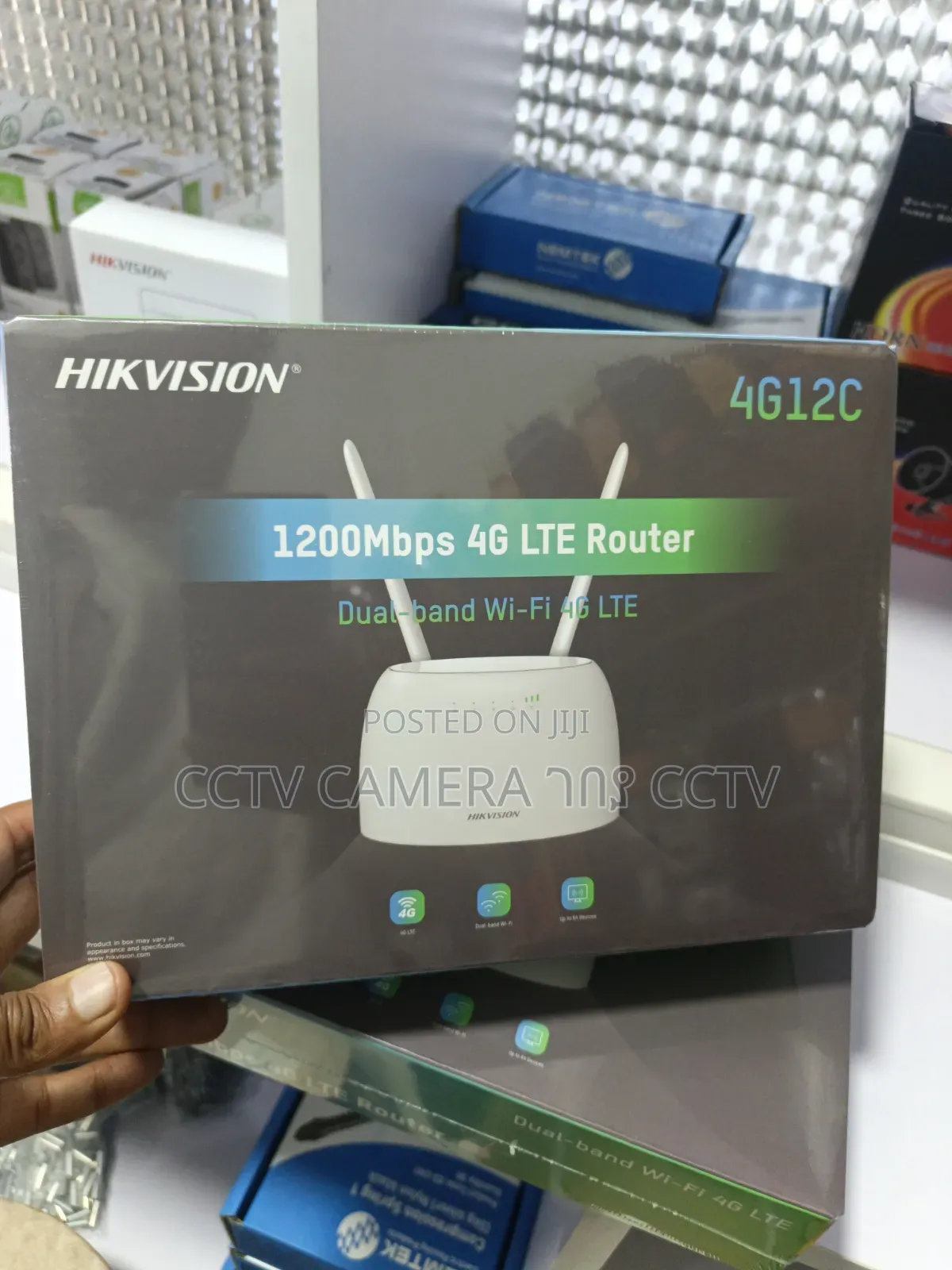Hikvision 1200Mbps Dull Band Wifi 4g LTE Router
