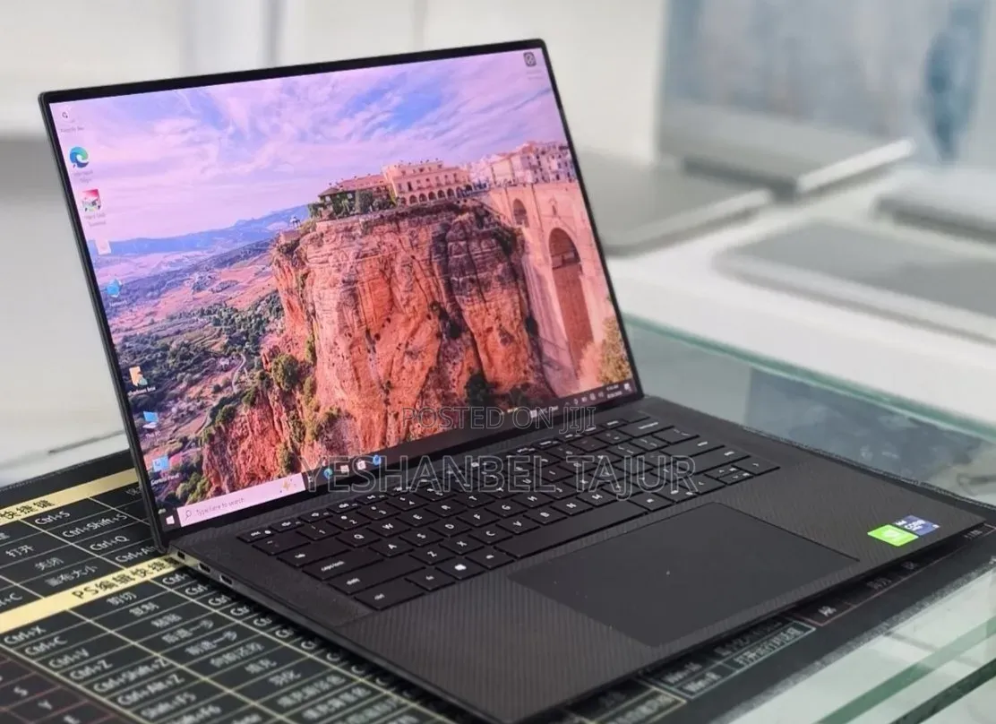 New Laptop Dell Precision 5560 16GB Intel Core i9 SSD 512GB