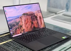New Laptop Dell Precision 5560 16GB Intel Core i9 SSD 512GB