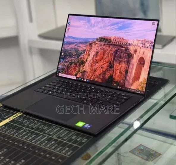 New Laptop Dell Precision 5540 16GB Intel Core i5 SSD 512GB