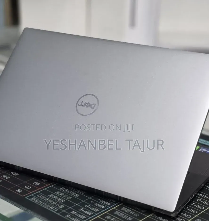 New Laptop Dell Precision 5560 16GB Intel Core i9 SSD 512GB