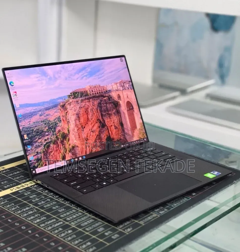 New Laptop Dell Precision 5560 16GB Intel Core i9 SSD 512GB
