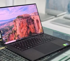 New Laptop Dell Precision 5560 16GB Intel Core i9 SSD 512GB
