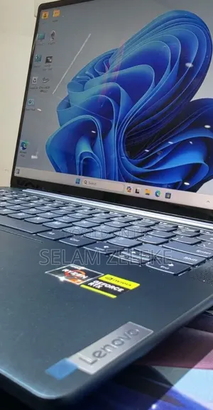 New Laptop Lenovo 16GB AMD Ryzen 7 SSD 512GB