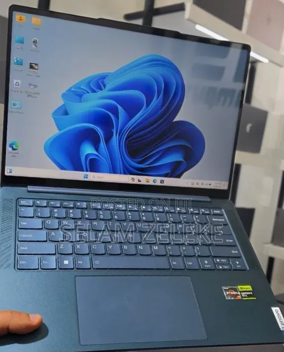 New Laptop Lenovo 16GB AMD Ryzen 7 SSD 512GB