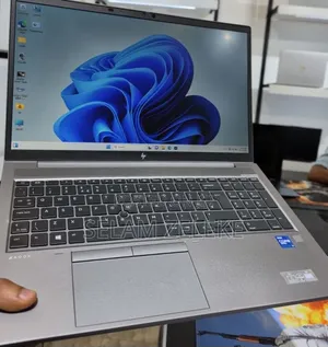 New Laptop HP 16GB Intel Core i7 SSD 512GB