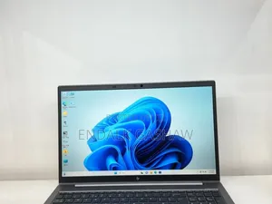 New Laptop HP ZBook Firefly G8 16GB Intel Core i7 SSD 512GB