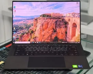 Laptop Dell Precision 5560 16GB Intel Core i9 SSD 512GB