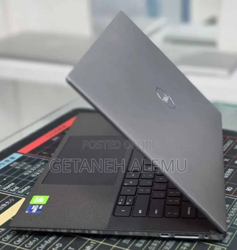 Laptop Dell Precision 5560 16GB Intel Core i9 SSD 512GB