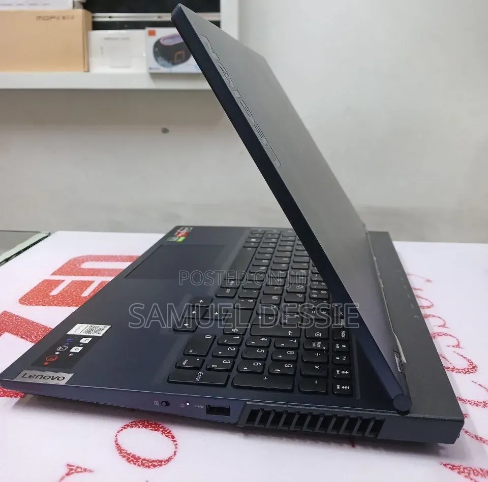 New Laptop Lenovo Legion 5 16GB AMD Ryzen 5 SSD 512GB