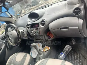 Toyota Vitz 2001 Silver