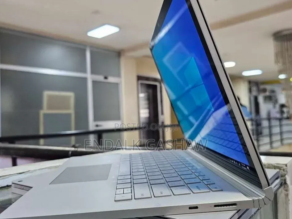 New Laptop Microsoft Surface Book 3 16GB Intel Core i7 SSD 256GB