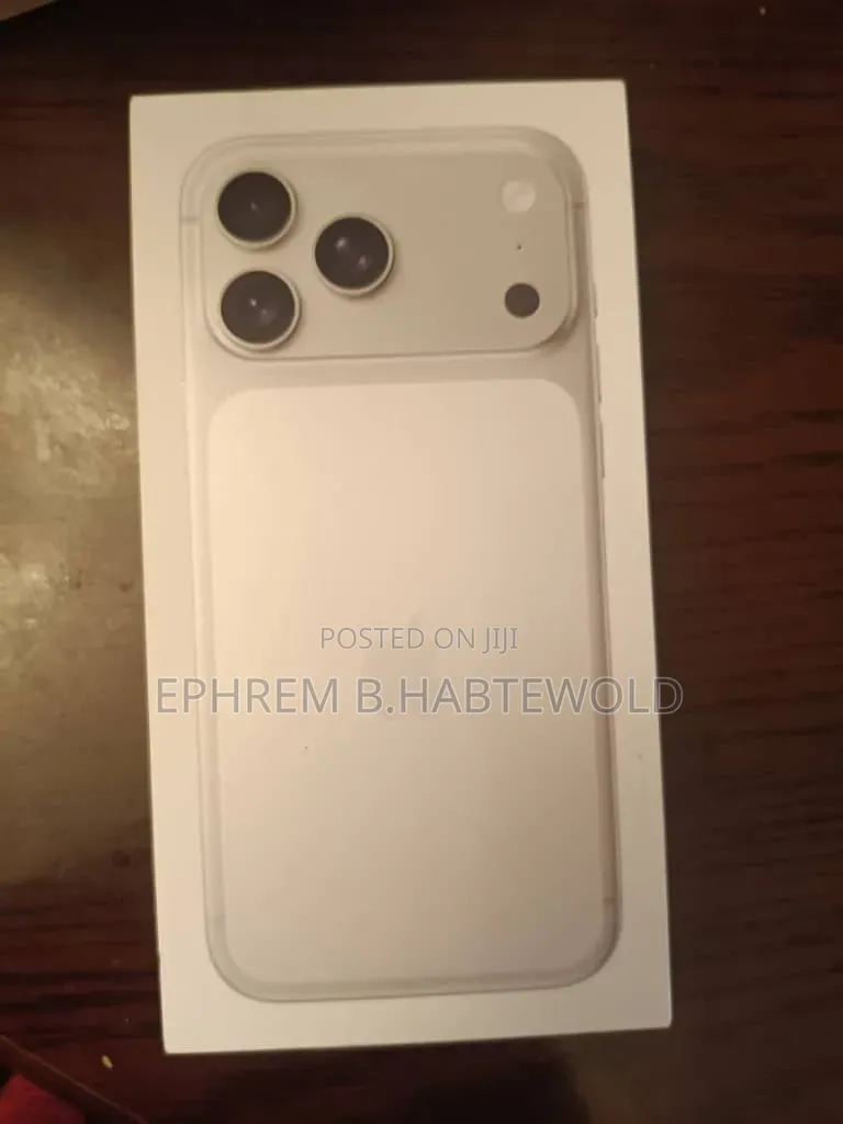 New Apple iPhone 17 256 GB Silver