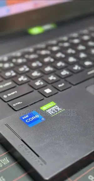 New Laptop MSI Creator A16 AI+ 32GB Intel Core i7 SSD 1T