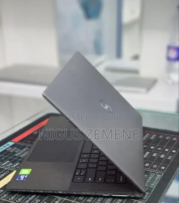 New Laptop Dell Precision 5560 16GB Intel Core i9 SSD 512GB