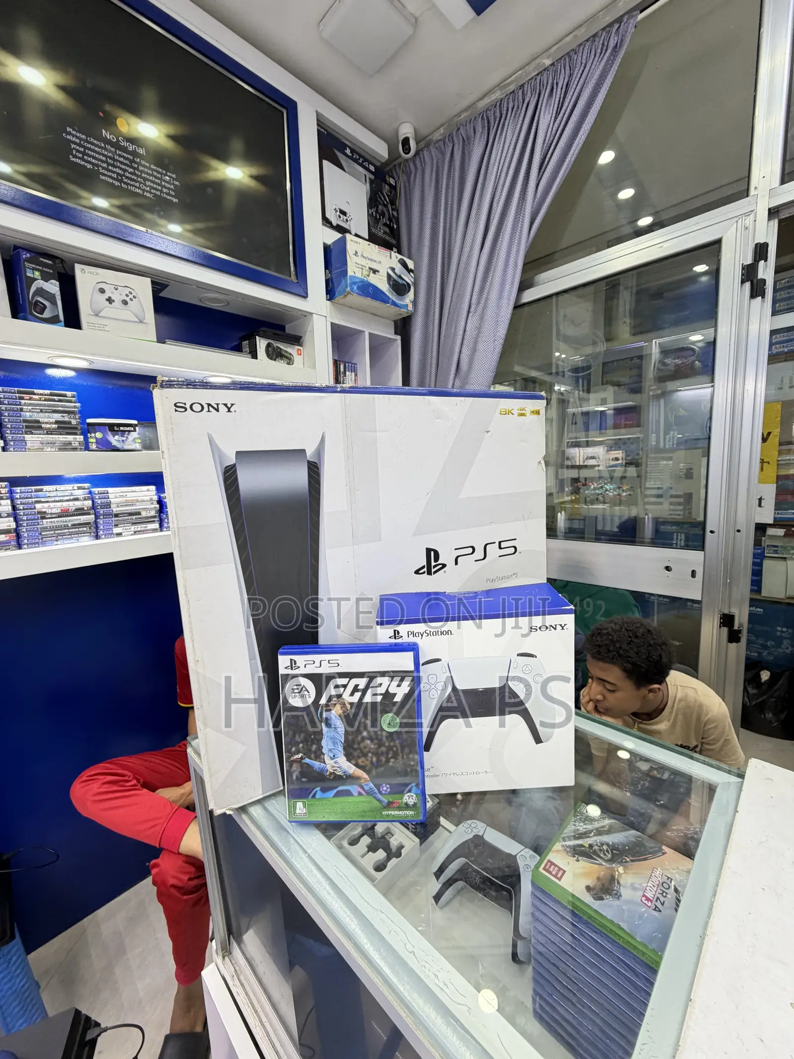 PS5 Standard Model -Packed