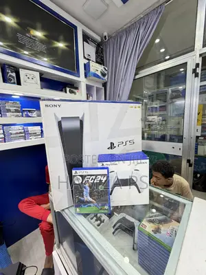 PS5 Standard Model -Packed