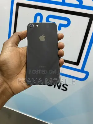 Apple iPhone SE (2020) 64 GB Black