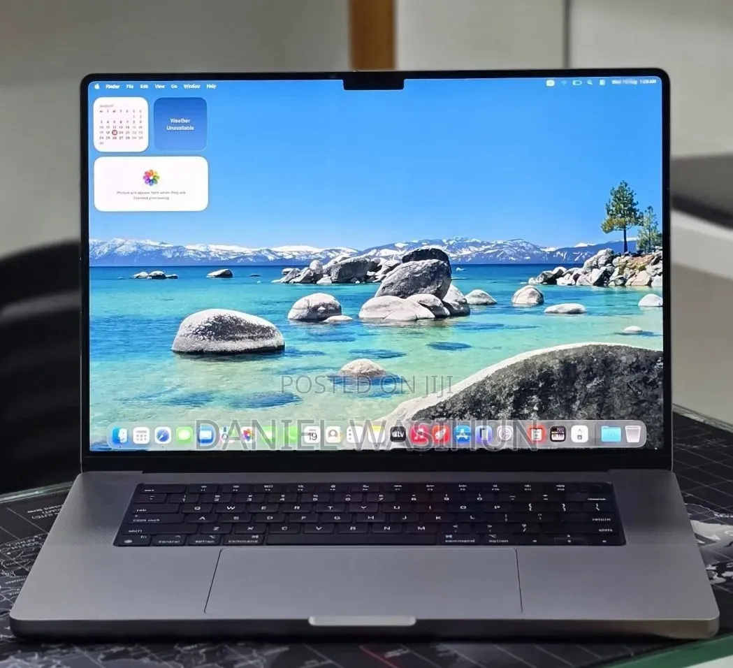 New Laptop Apple MacBook Pro 2022 M2 16GB Apple M2 SSD 512GB