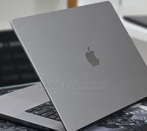 New Laptop Apple MacBook Pro 2022 M2 16GB Apple M2 SSD 512GB