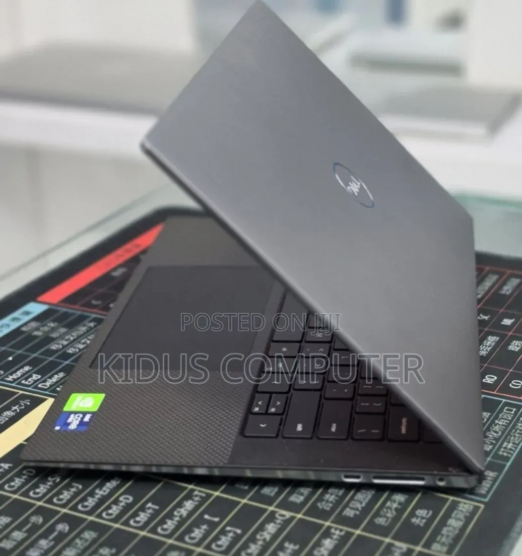 New Laptop Dell Precision 5540 16GB Intel Core i9 SSD 512GB