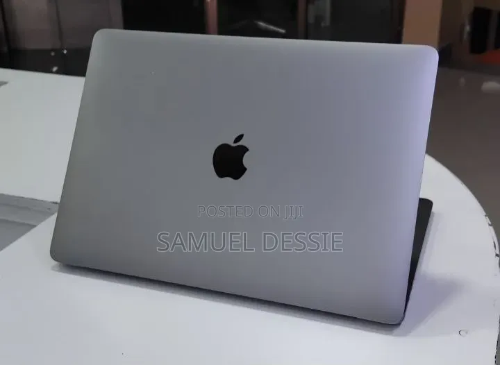New Laptop Apple MacBook Pro 2020 M1 8GB Apple M1 SSD 256GB