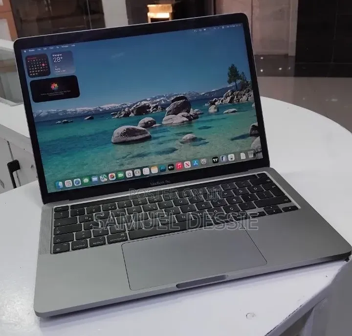 New Laptop Apple MacBook Pro 2020 M1 8GB Apple M1 SSD 256GB