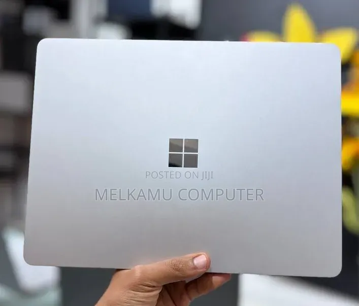 New Laptop Microsoft Surface 16GB Intel Core i7 SSD 512GB