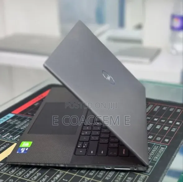 New Laptop Dell Precision 5560 16GB Intel Core i9 SSD 512GB