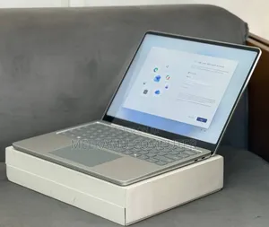 New Laptop Microsoft Surface 16GB Intel Core i7 SSD 512GB